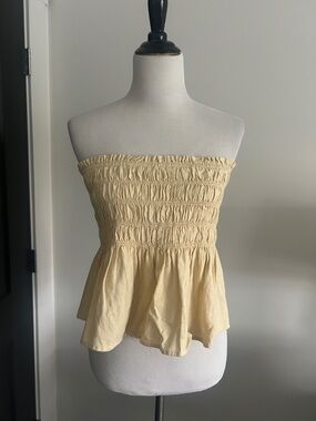 Universal Thread L Strapless Smocked Peplum Top in Pale Yellow